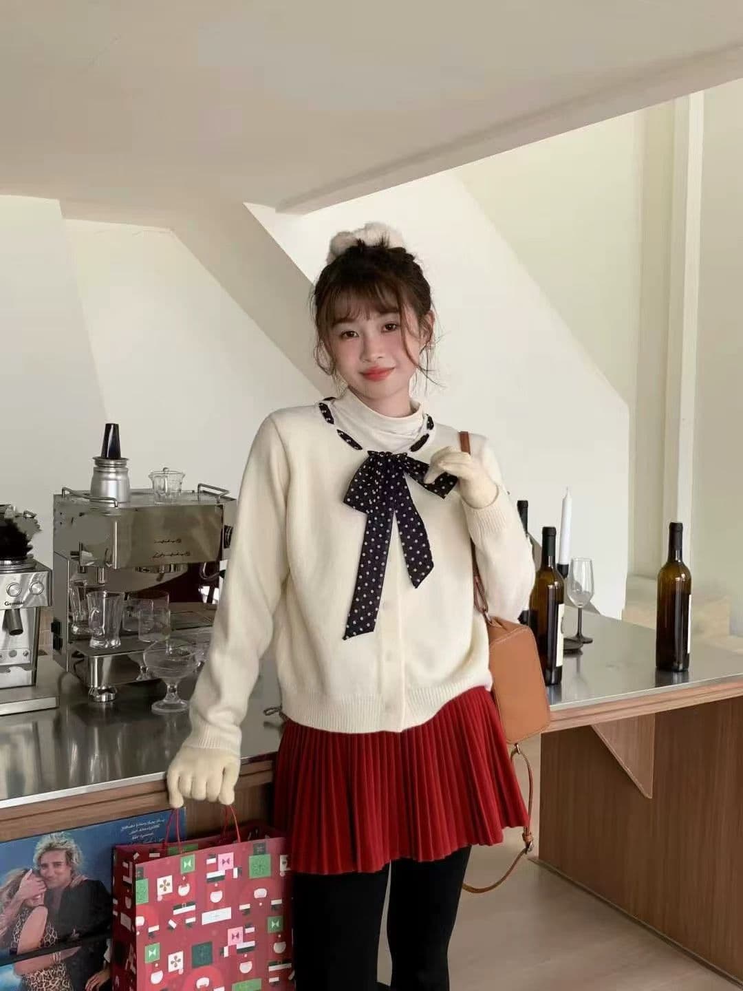 외국 가스 연령 감소 도트 무늬 같이 갔다. 칼라 레이스업 라운드 넥 니트 오픈 가디건 여성 작은 샤넬 스타일 루즈핏 슬림해 보이는 부드러운 찹쌀 스웨터 코트 상세 이미지 1