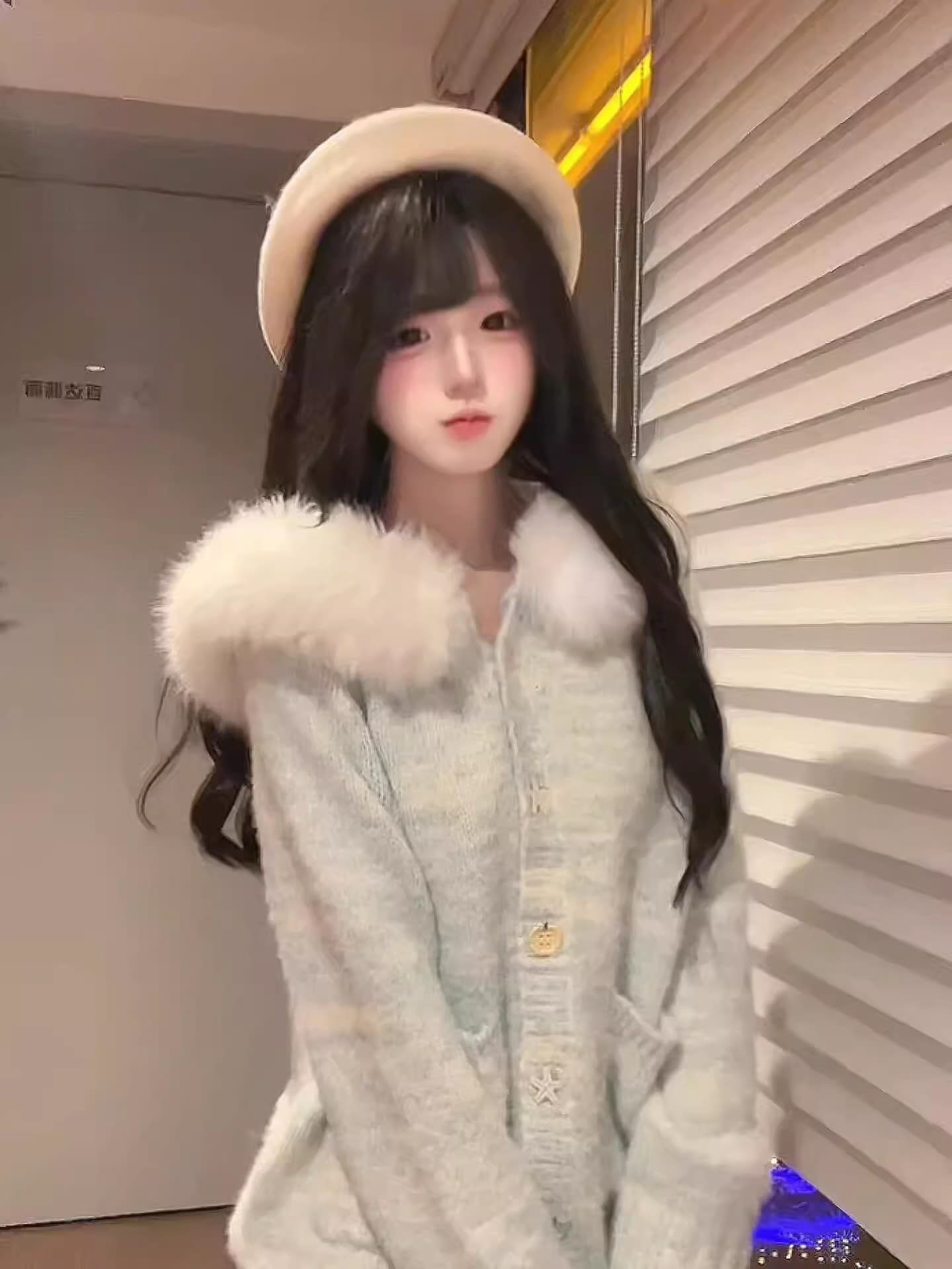 신선함 대양 바람 질감 부드러운 찹쌀 니트 여성 코트 비정형 버클 가을 겨울 큰 모피 칼라 플리스 루즈핏 후드 오픈 가디건 상세 이미지 4