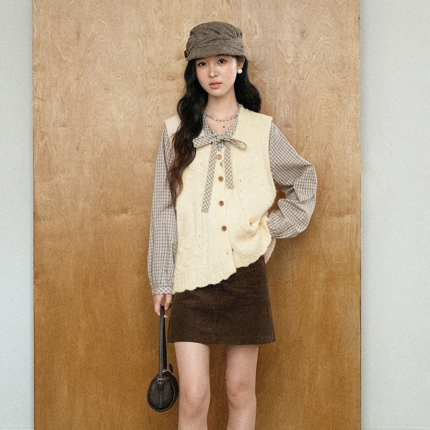 화이트 조끼 여성 가을 레트로 스타일 V넥 질감 센스 루즈핏 민소매 맨위 상세 이미지 5