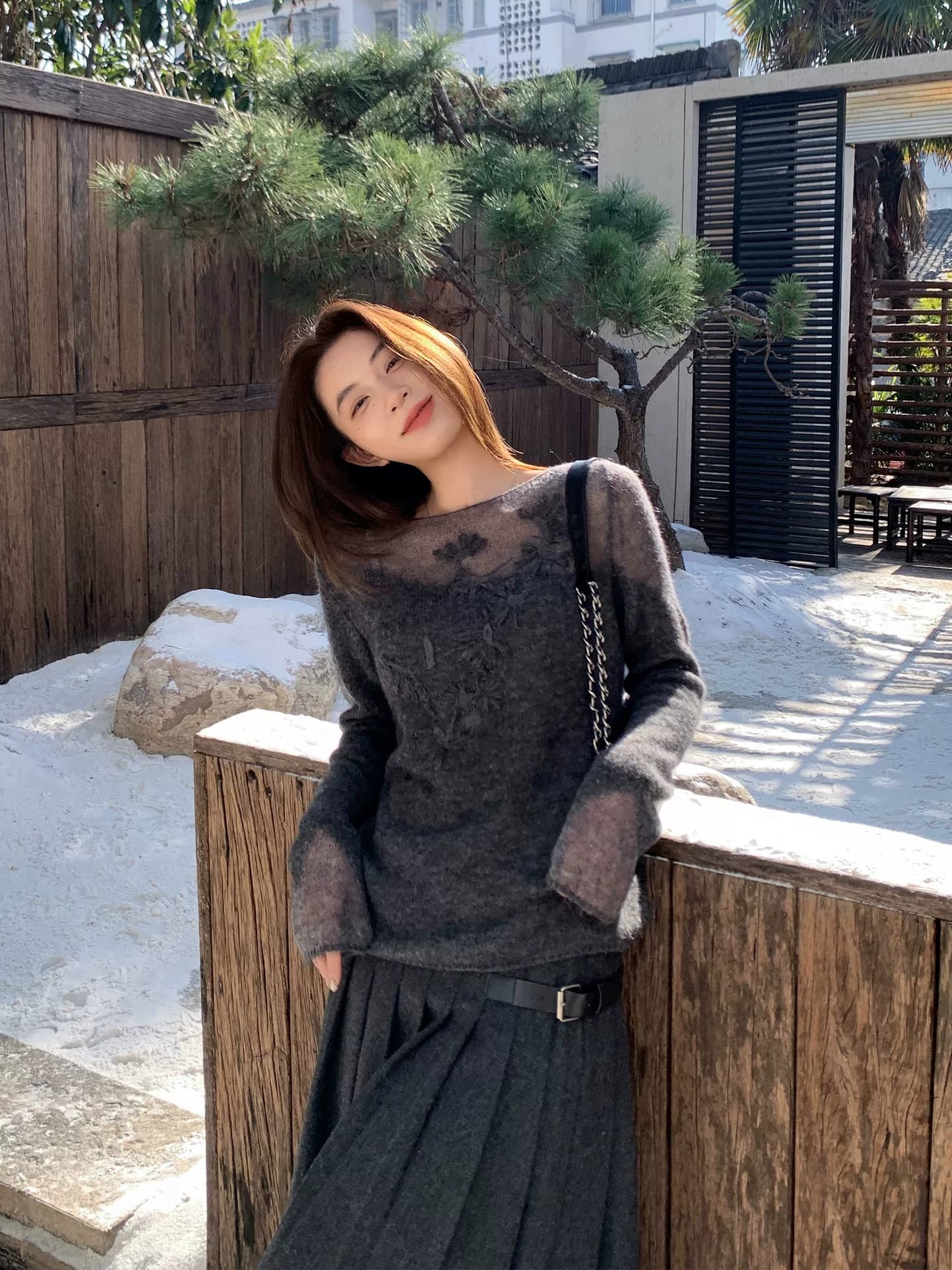 leetwins 부드러운 실어증 양 낙타 털 보트넥 니트 스웨터 여성 고급 센스 자수 꽃 홀로우 아웃 맨위 상세 이미지 4