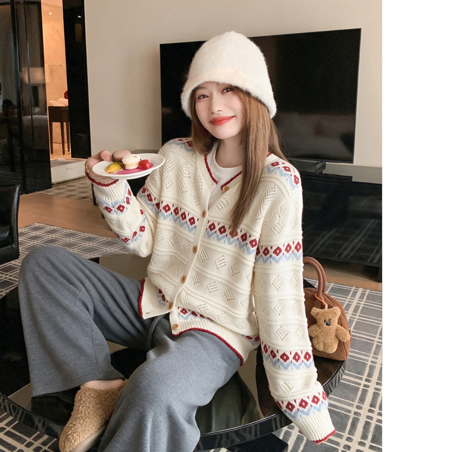 공정한 섬 자카드 베이지 색 니트 오픈 가디건 2026 가을 겨울 새로운 라운드 넥 루즈핏 쇼트 스타일 신선함 부드러운 스웨터