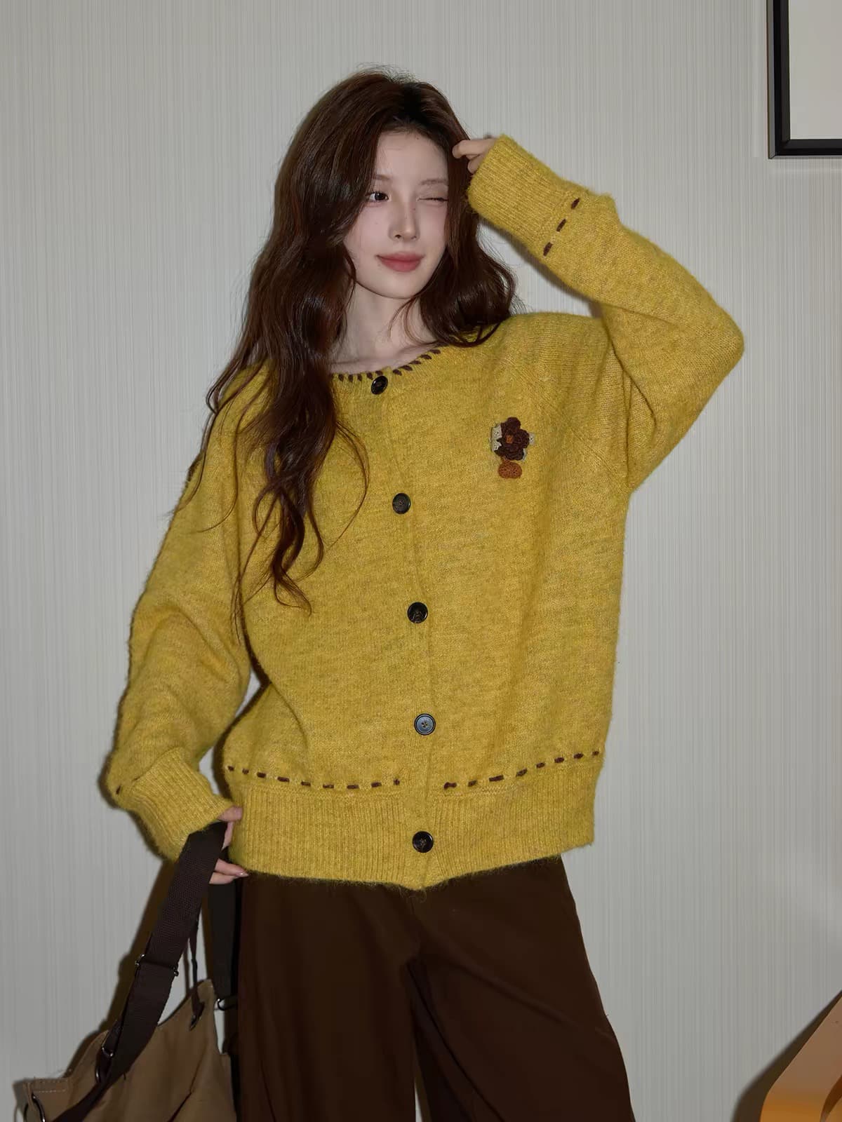 시끄러운 홈 황색 스웨터 여자 가을 라운드 넥 맨위 느긋한 루즈핏 니트 스웨터 고급 부드러운 찹쌀 카디건 코트