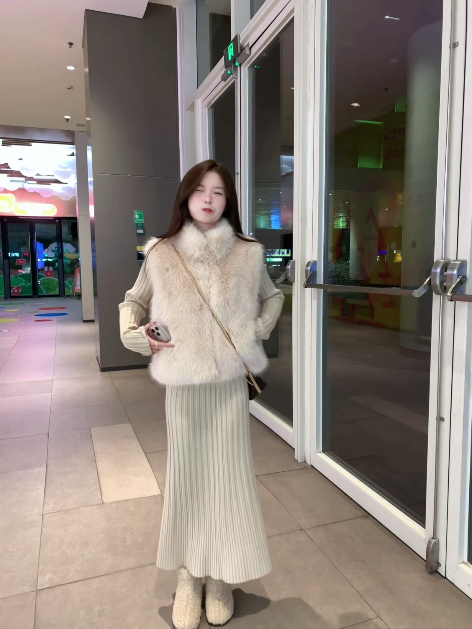맑은 산 잉크 눈 겨울 감기 예방 부드러운 찹쌀 모피 베스트 고급 센스 명문 여성 바람 모피 모방 수달 패션 외국 가스 상세 이미지 3