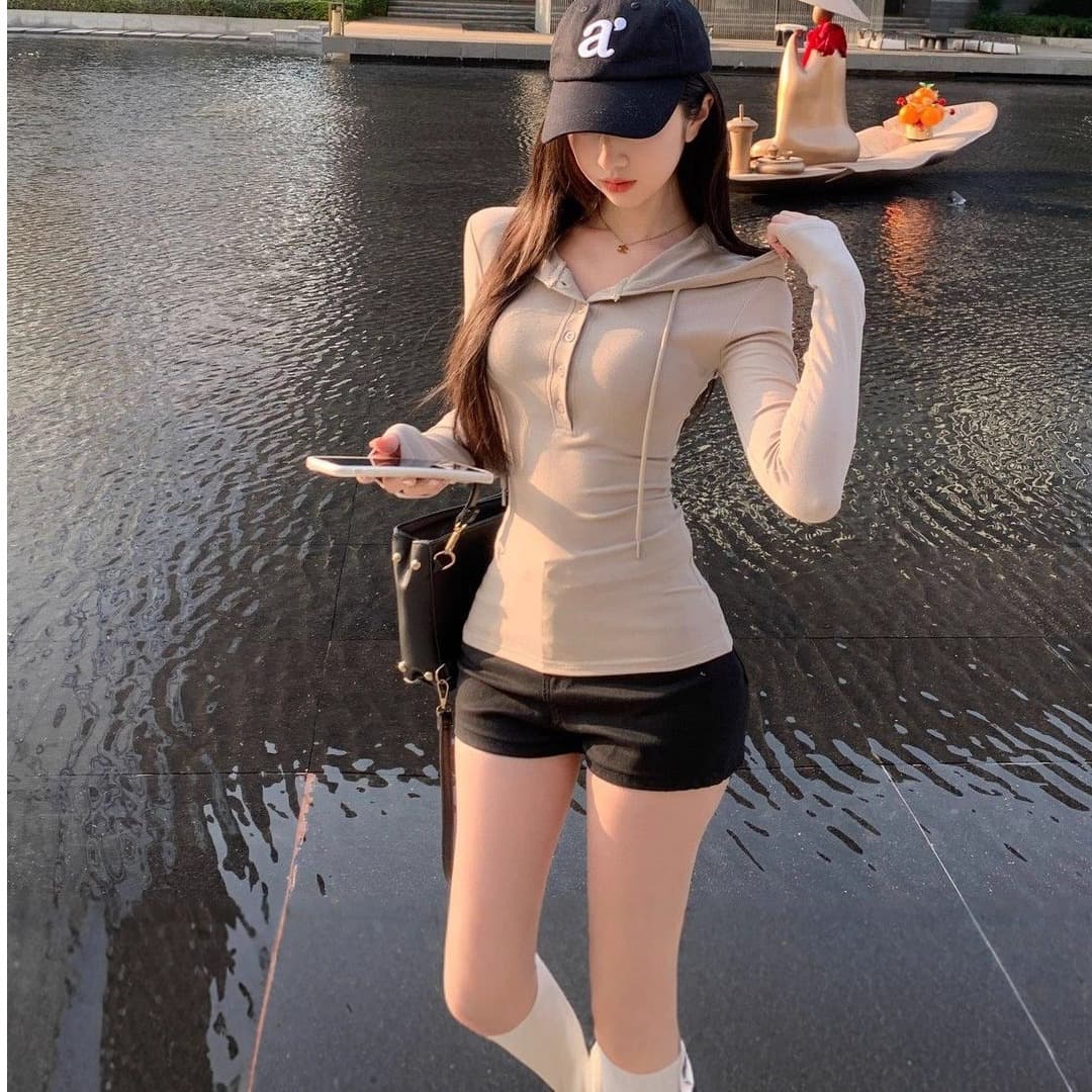 재고 있음 봄 미니멀리즘 아메리칸 핫걸 몸매 가꾸기 디스플레이 몸 반 개방 버클 후드 티 스웨터 허리 수축 인사이드 가져 가라. 긴팔 맨위 이미지 2