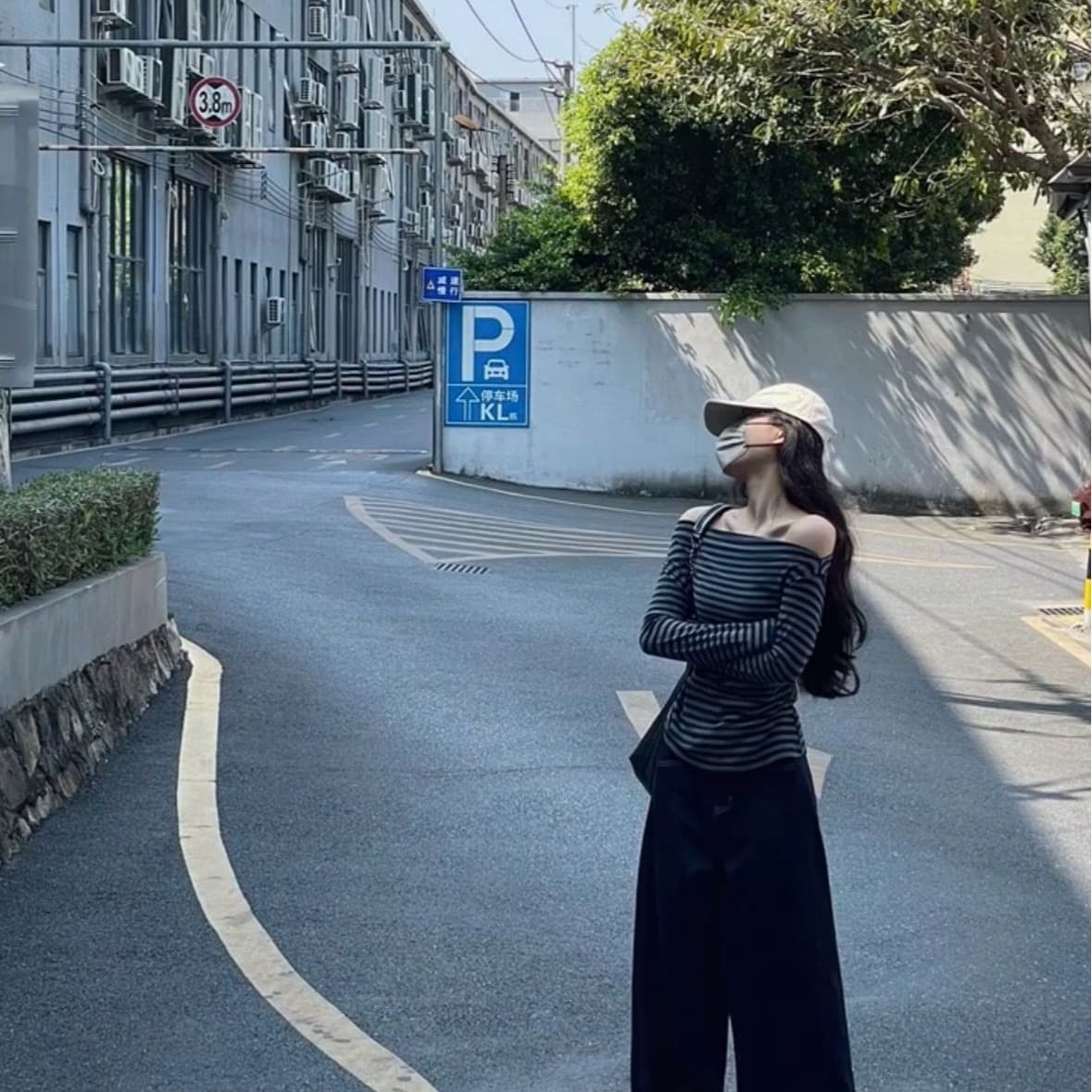 한국 스타일 출퇴근 바람 여성 비스듬한 단어 어깨 스트라이프 섹션 긴팔 티셔츠 가을 겨울 새로운 몸매 가꾸기 슬림해 보이는 캐주얼 루즈핏 맨위 이미지 5