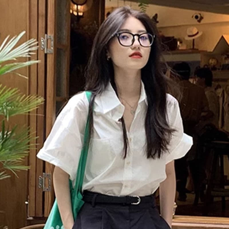 여름 화이트 반팔 프랑스식 여성 셔츠 새로운 디자인 센스 루즈핏 Chic 다용도 셔츠 맨위 슬림해 보이는 외국 가스