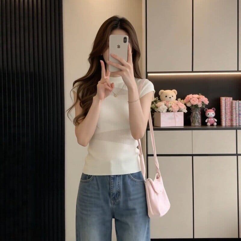Chic 여름 프랑스식 라운드 넥 홀로우 아웃 티셔츠 여성 고급 센스 얼음 실크 니트 반팔 불규칙 몸매 가꾸기 맨위 이미지 3