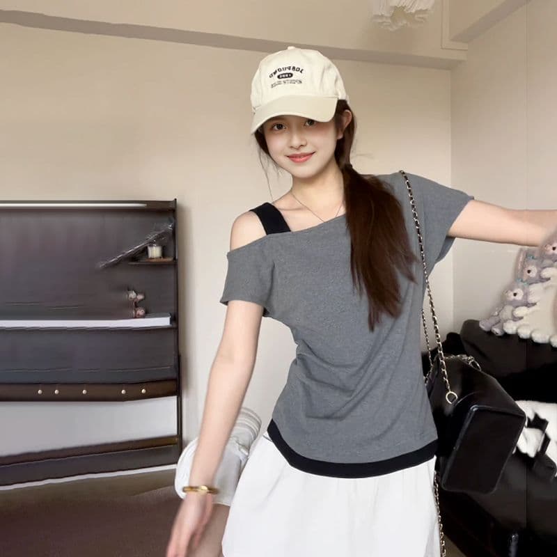 여름 여성 디자인 센스 페이크 레이어드 비스듬한 어깨 칼라 디자인 센스 반팔 티셔츠 2026 년 새로운 달콤함 슬림해 보이는 맨위 상세 이미지 4