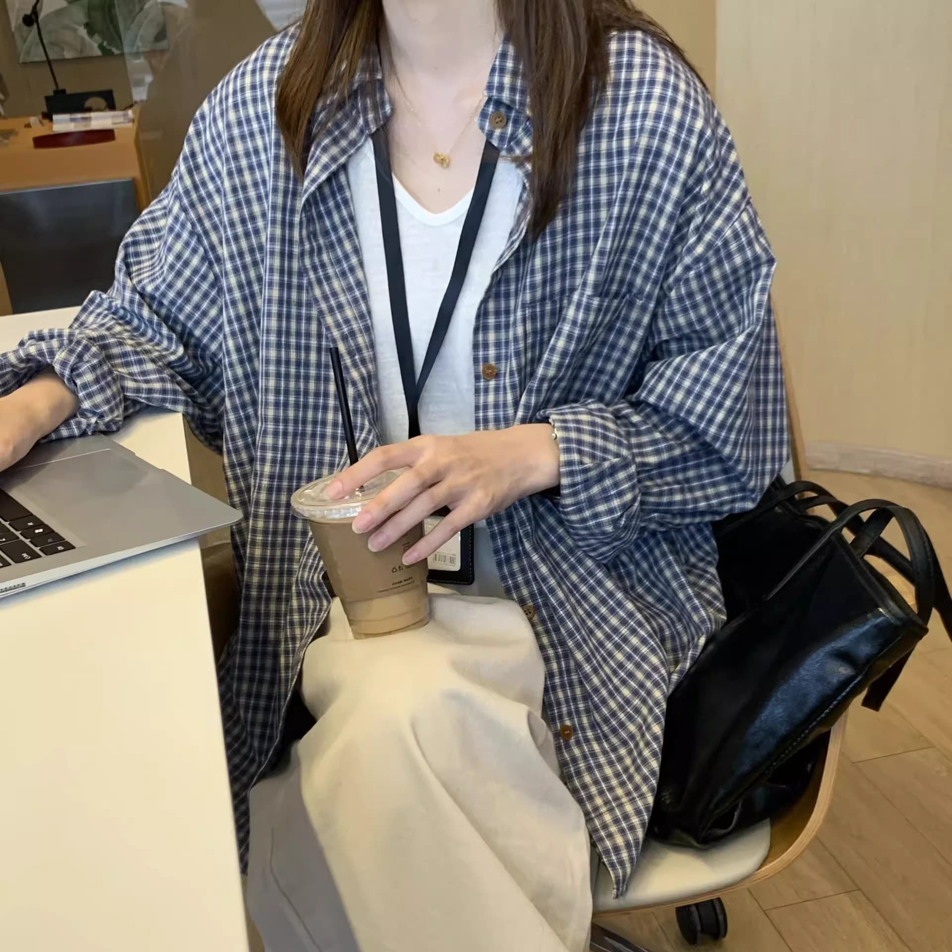 느슨함 센스 레트로 파란색 긴팔 격자 무늬 셔츠 맨위 여성 봄 가을 새로운 루즈핏 인사이드 가져 가라. Chic 셔츠 재킷 이미지 2