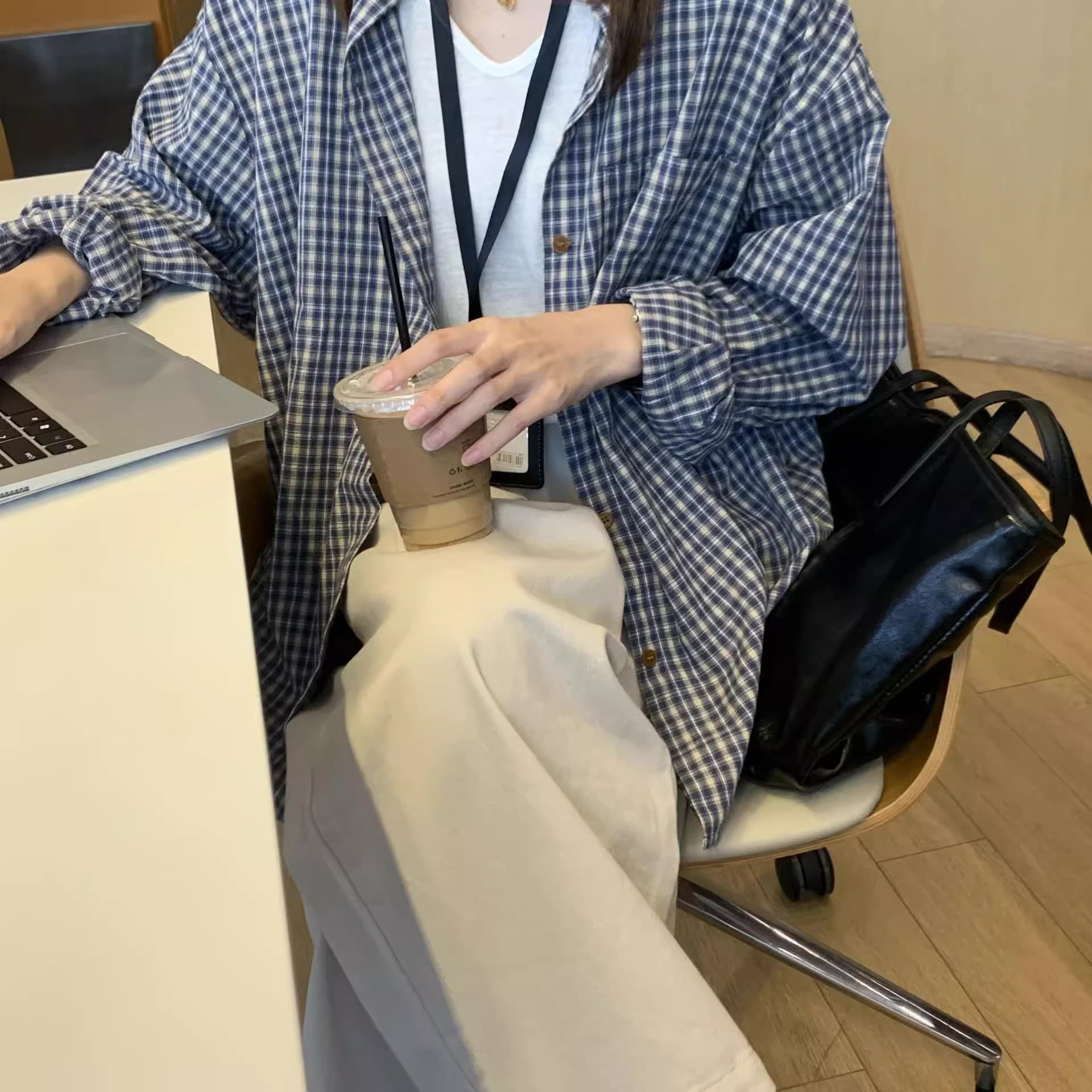 느슨함 센스 레트로 파란색 긴팔 격자 무늬 셔츠 맨위 여성 봄 가을 새로운 루즈핏 인사이드 가져 가라. Chic 셔츠 재킷 이미지 4