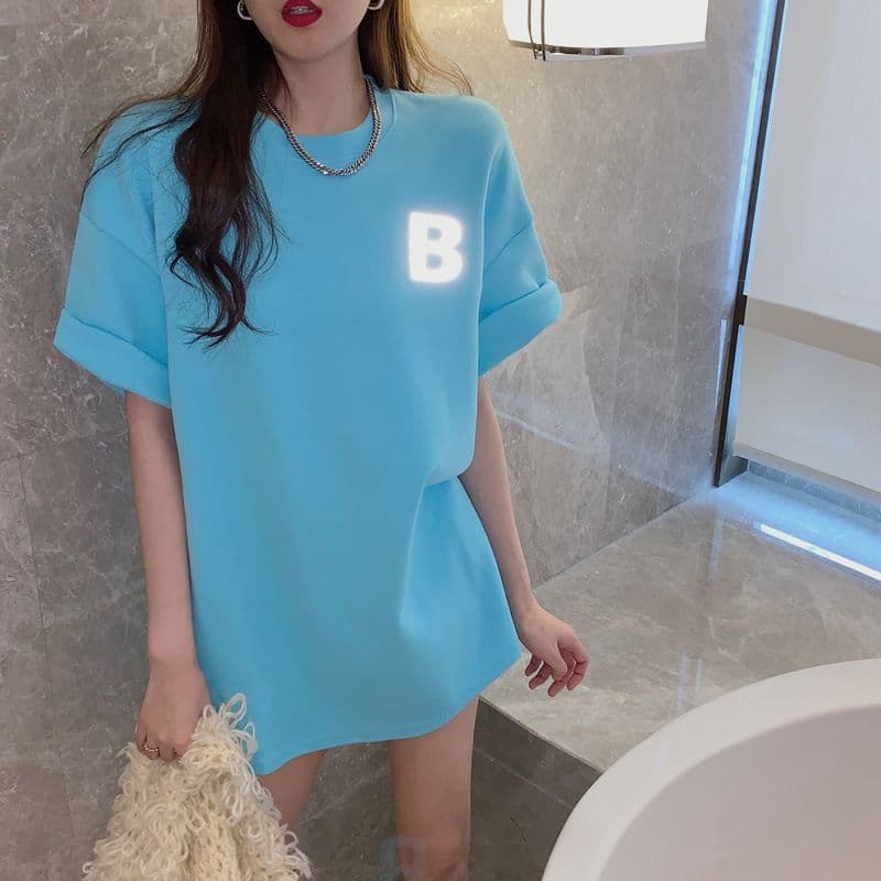 여름 새로운 한국 스타일 루즈핏 반팔 티셔츠 여성 3d 3 차원 범프 반사 프린트 여성 의류 맨위 상세 이미지 8