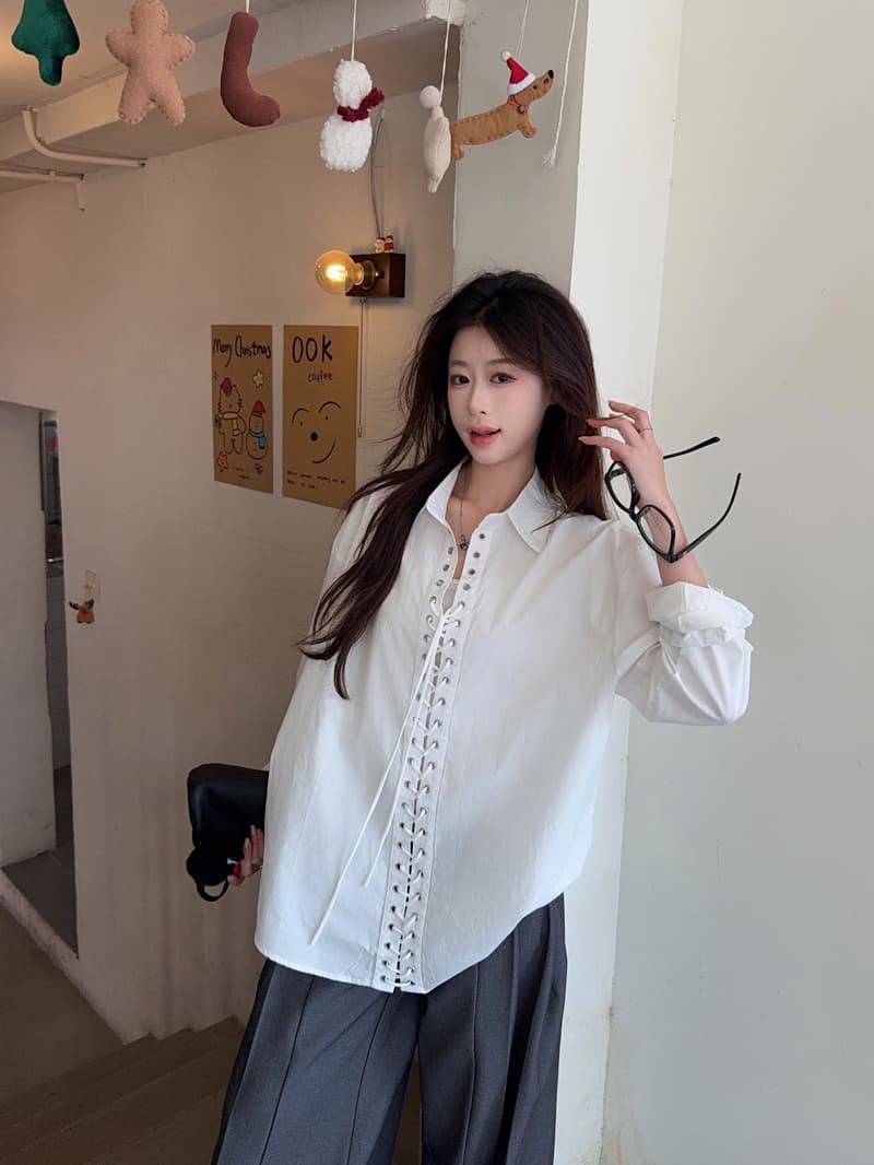 한 부서 세련된 작은 대중 디자인 센스 징 펀치 레이스업 캐주얼 화이트 셔츠 여성 긴 소매 2026 새로운 맨위 상세 이미지 3