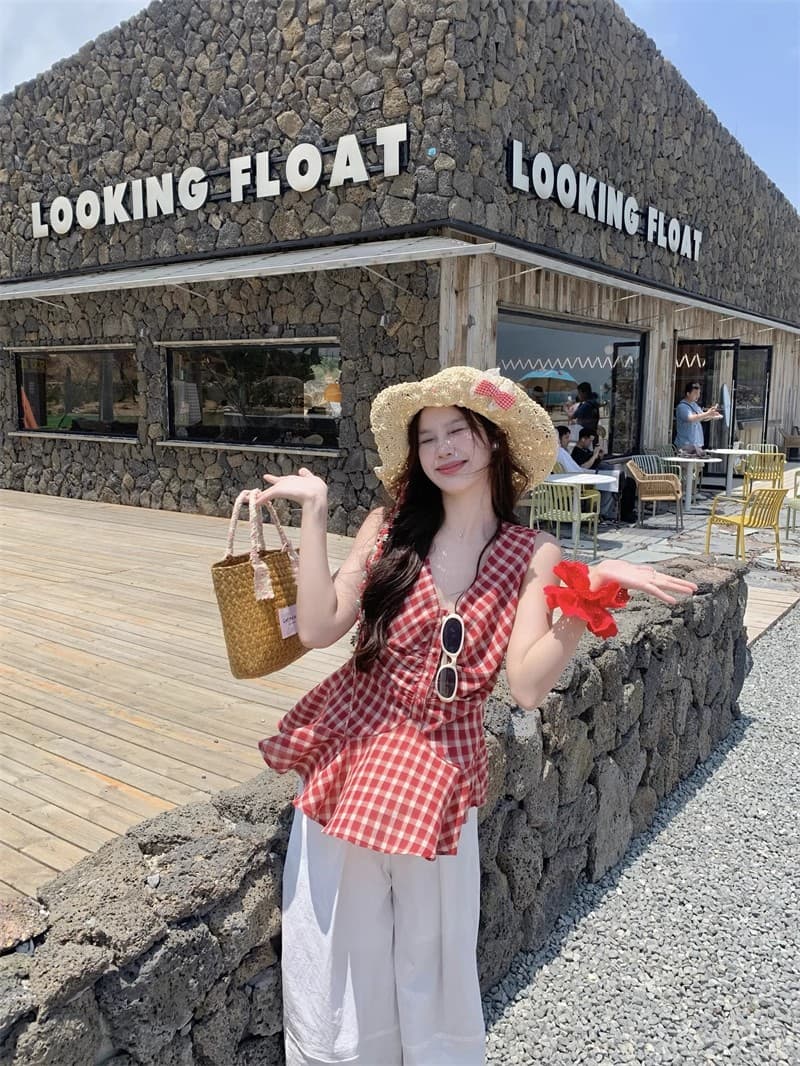휴가 바람 한 부서 빨간색 체크무늬 V넥 조끼 여성 여름 새로운 연령 감소 다용도 허리 수축 슬림해 보이는 민소매 맨위 상세 이미지 5