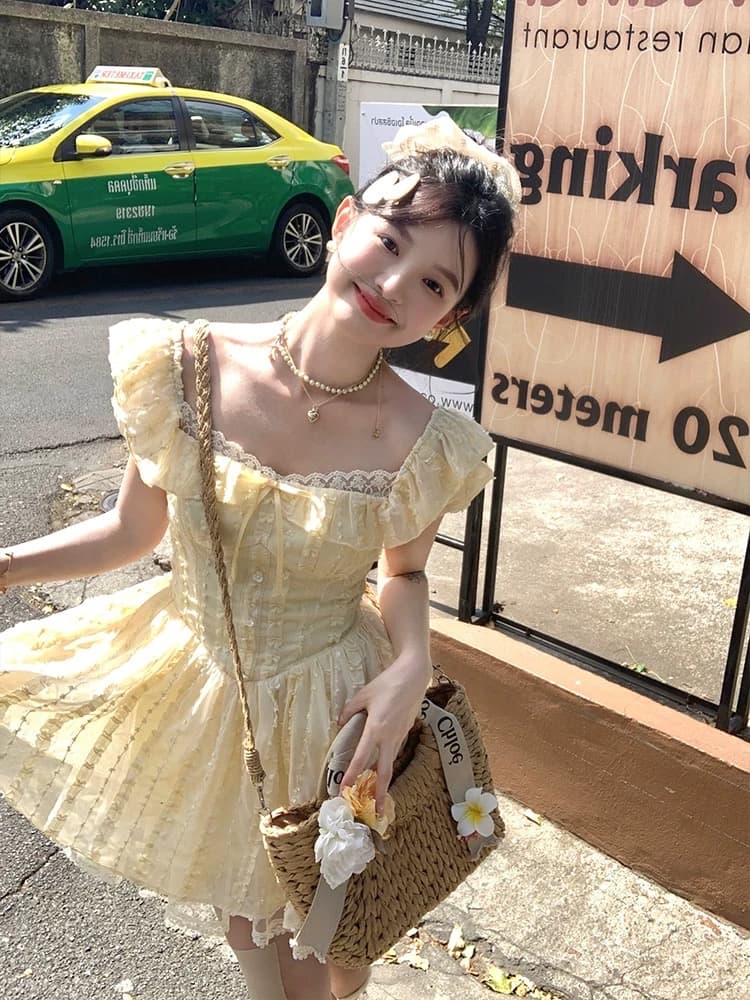 높은 품질 예술 건강 우유 씽 하는 소리 미니 스커트 순수한 욕망 바람 레이스 황색 광장 칼라 거품 소매 퍼프 드레스 상세 이미지 1