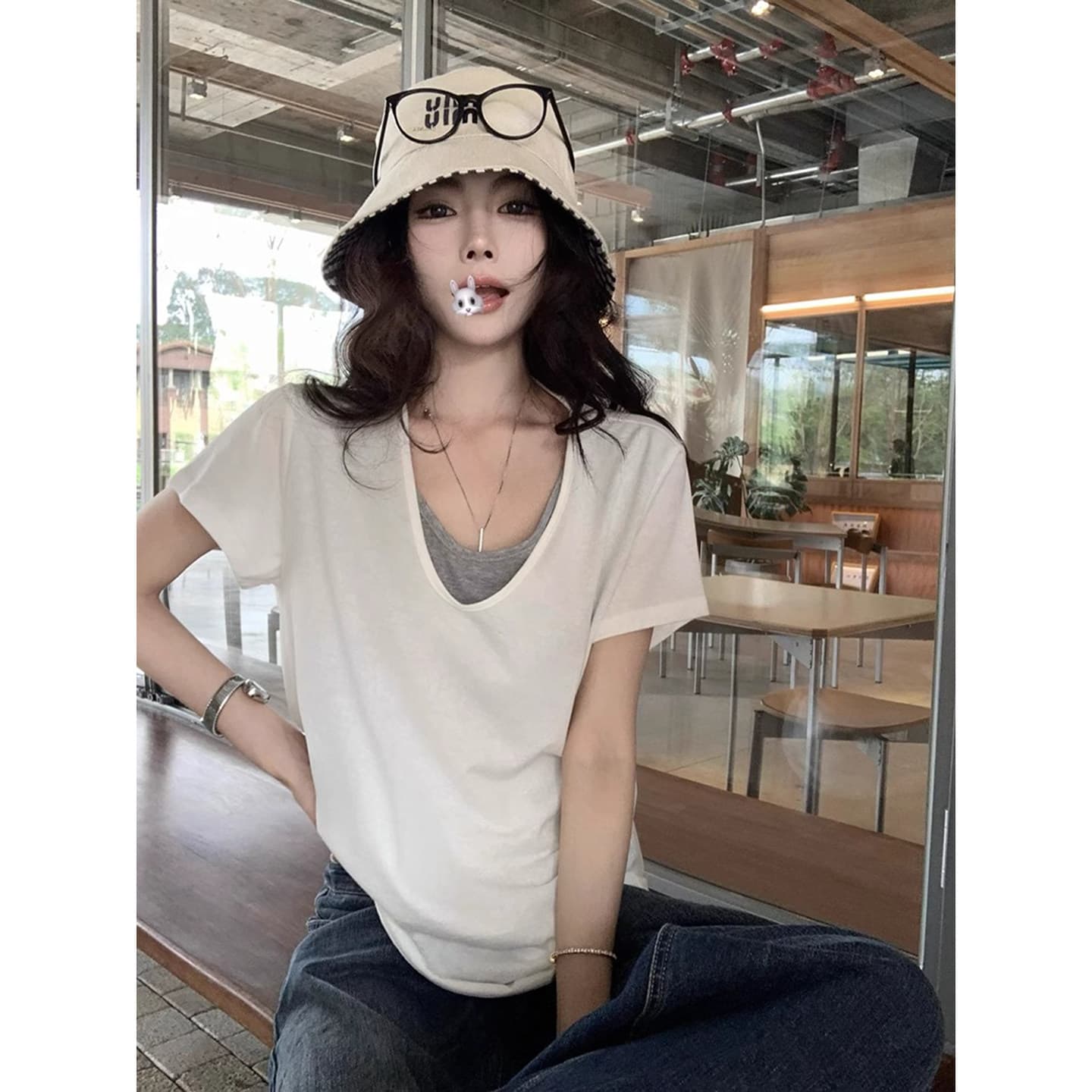 긍정적 인 어깨 페이크 레이어드 V넥 반팔 티셔츠 여성 여름 디자인 센스 작은 대중 루즈핏 슬림해 보이는 느긋한 반소매 동정 맨위 서비스 이미지 2