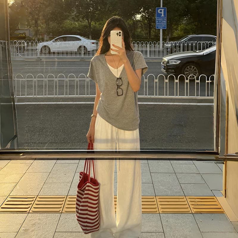 긍정적 인 어깨 페이크 레이어드 V넥 반팔 티셔츠 여성 여름 디자인 센스 작은 대중 루즈핏 슬림해 보이는 느긋한 반소매 동정 맨위 서비스 상세 이미지 2