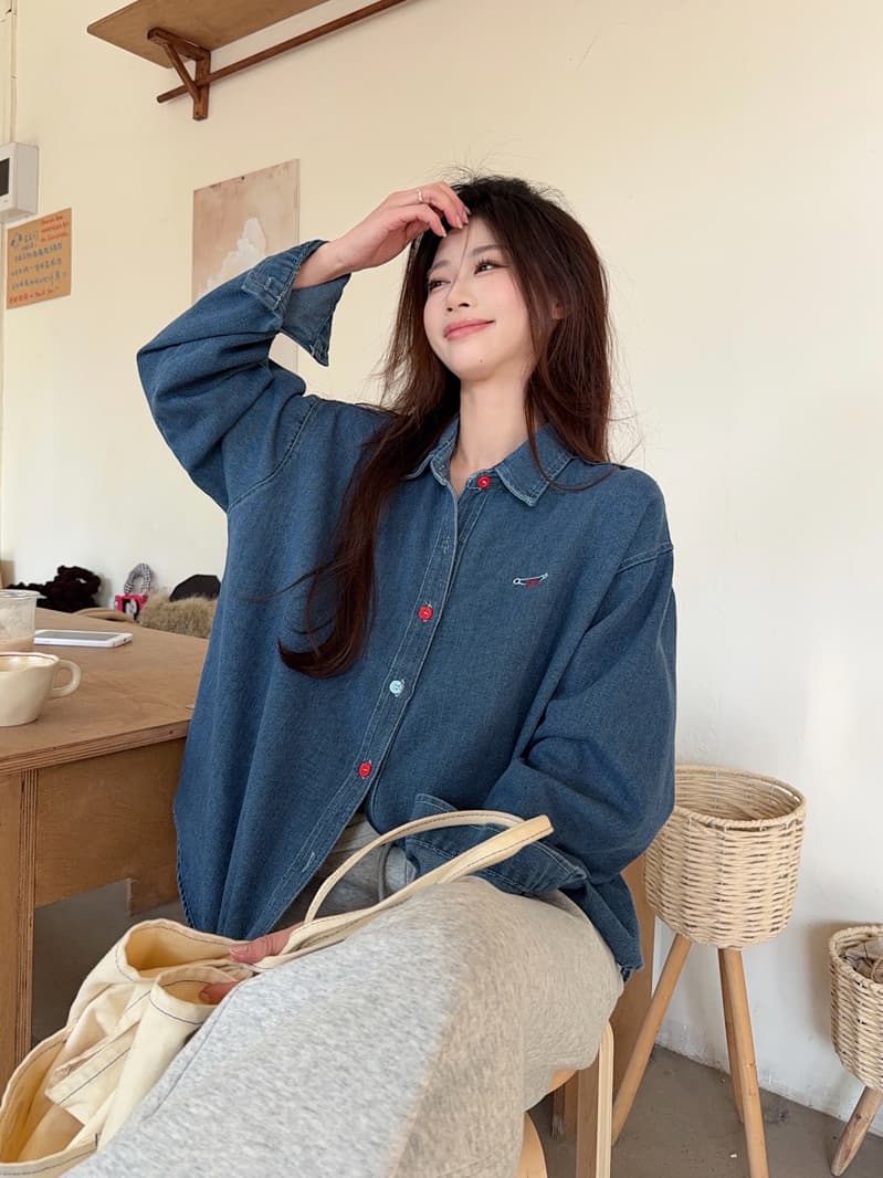 한 부서 레트로 자수 데님 여성 셔츠 2026 봄 디자인 센스 Chic 배색 단추 긴팔 맨위 재킷 상세 이미지 5