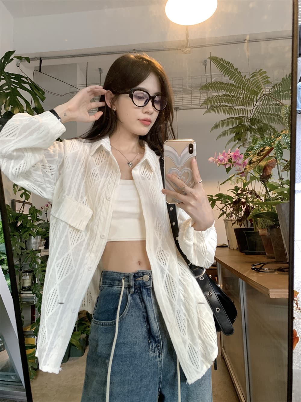 프랑스식 화이트 홀로우 아웃 자외선 차단 셔츠 여성 코트 여름 얇은 스타일 맨위 외부 가져 가라. 오픈 가디건 고급 센스 캐주얼 셔츠 이미지 2