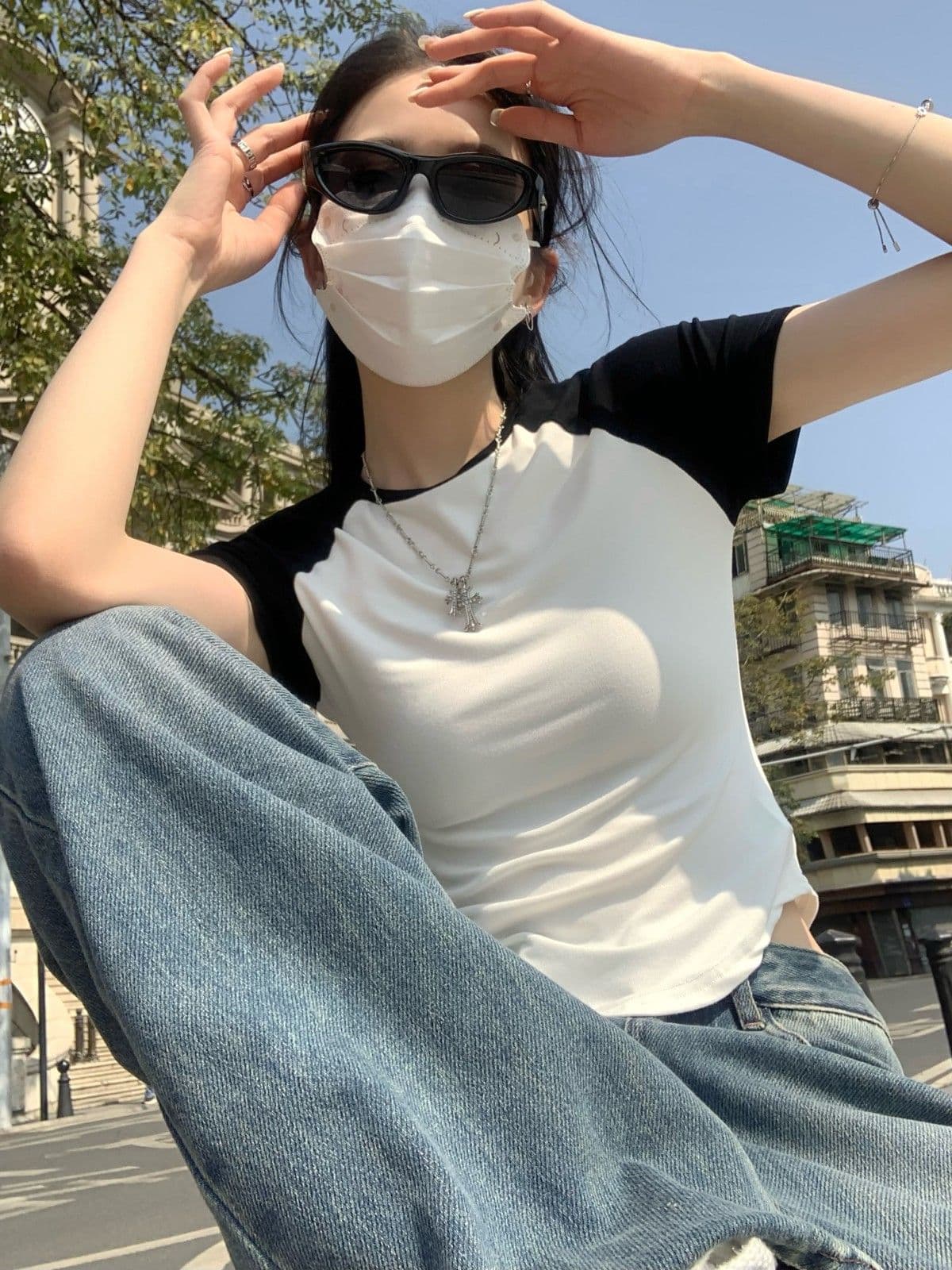 한국 스타일 삽입 어깨 소매 쇼트 스타일 티셔츠 여성 여름 몸매 가꾸기 불규칙 반팔 맨위 여성 이미지 4