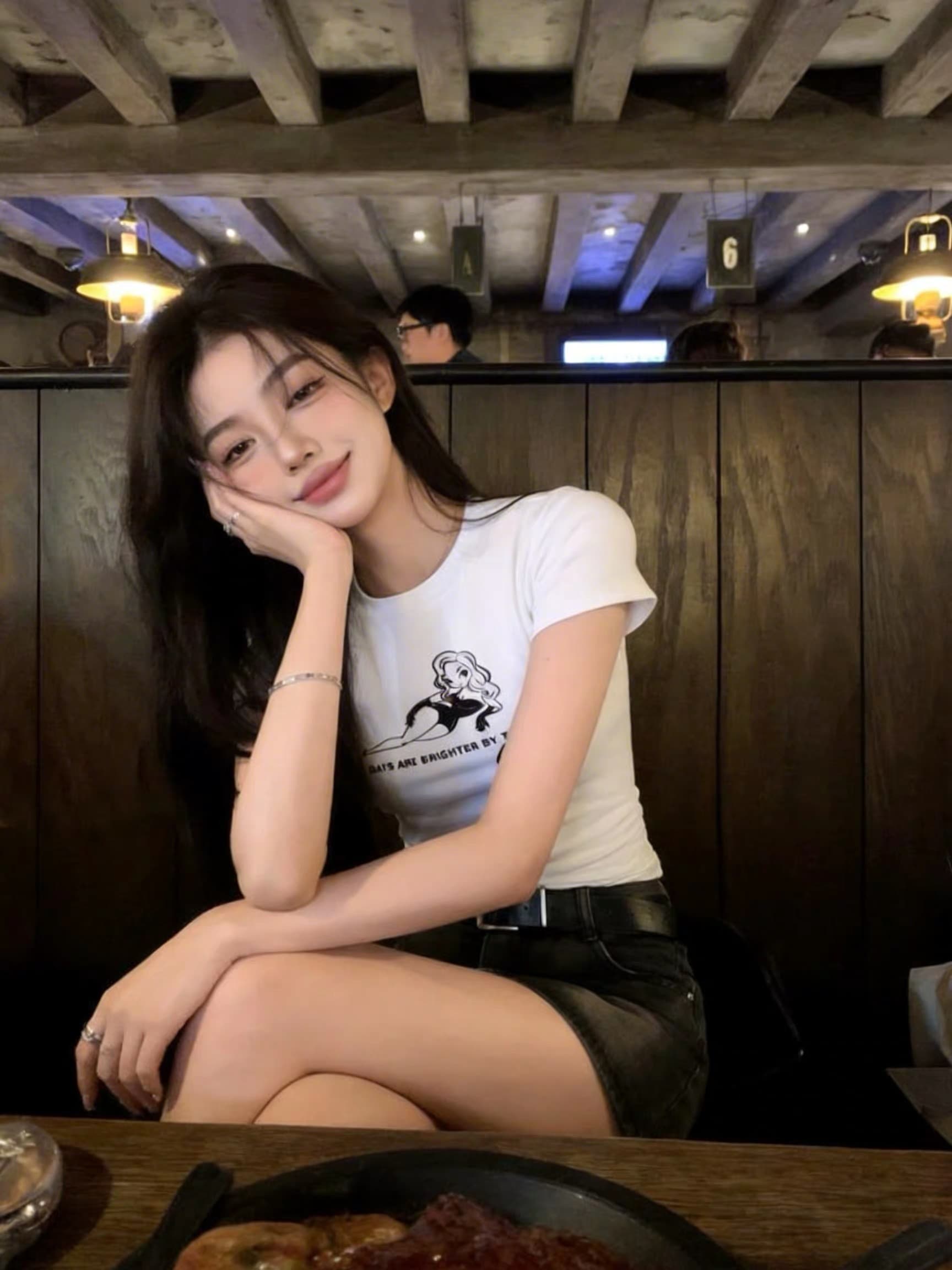 40 220 그램 빗질하다 92 면 8 암모니아 Lun 이후 패키지 칼라 몸매 가꾸기 슬림해 보이는 긍정적 인 어깨 반팔 티셔츠 여성 이미지 2
