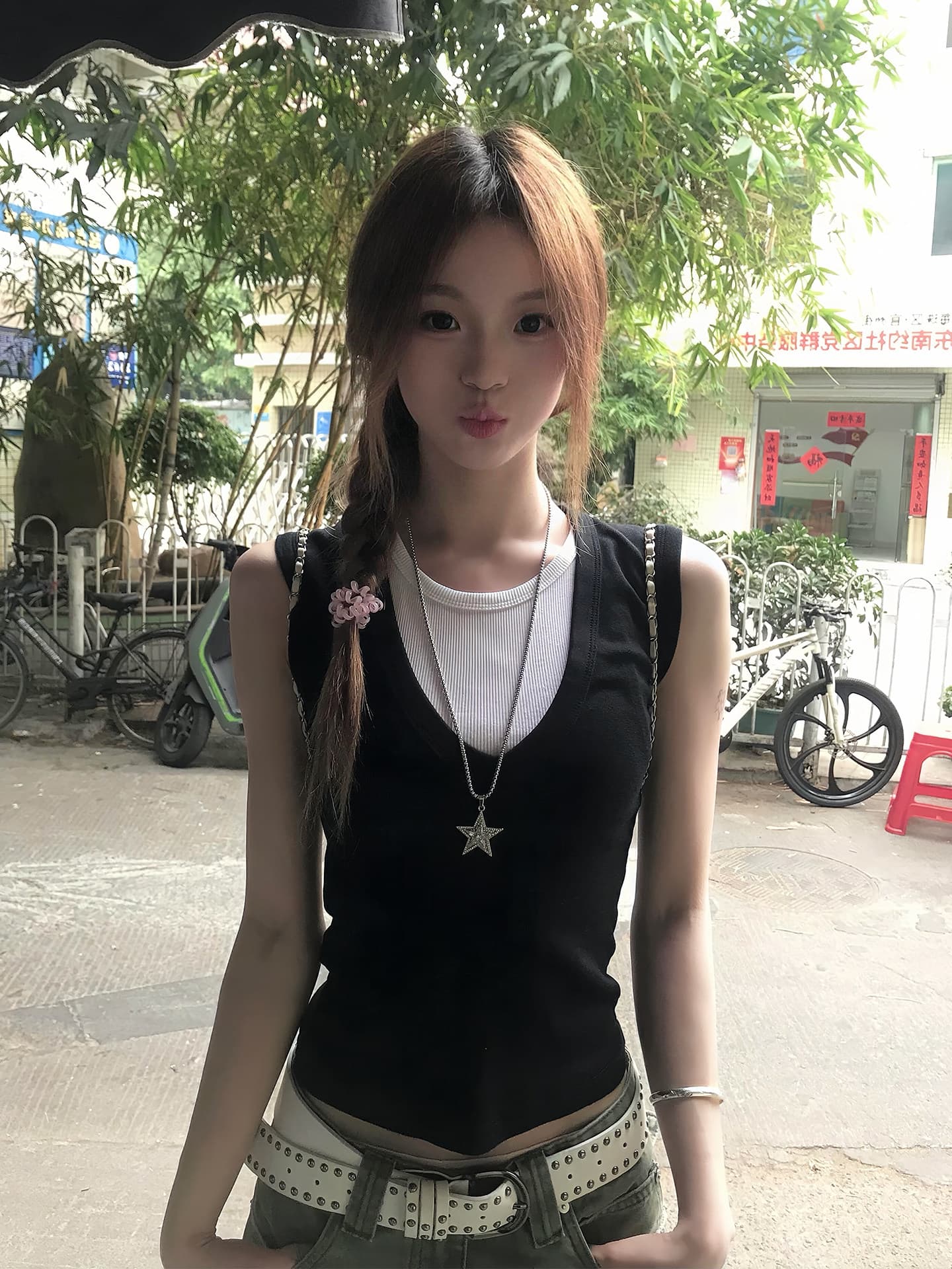 한 부서 품격 페이크 레이어드 라운드 넥 민소매 맨위 여성 봄 새로운 캐주얼 다용도 몸매 가꾸기 슬림해 보이는 연령 감소 조끼 상세 이미지 2