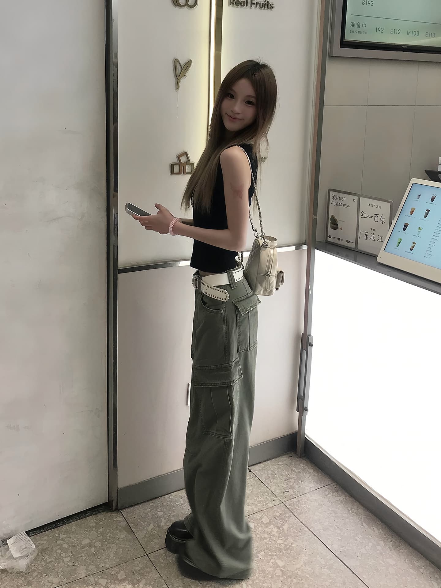 한 부서 품격 페이크 레이어드 라운드 넥 민소매 맨위 여성 봄 새로운 캐주얼 다용도 몸매 가꾸기 슬림해 보이는 연령 감소 조끼 상세 이미지 6