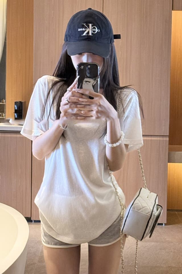 165 그램 눈꽃 면 라이 경기 서울 느슨함 센스 눈 무늬 V넥 루즈핏 미니멀리즘 반팔 티셔츠 맨위 이미지 6