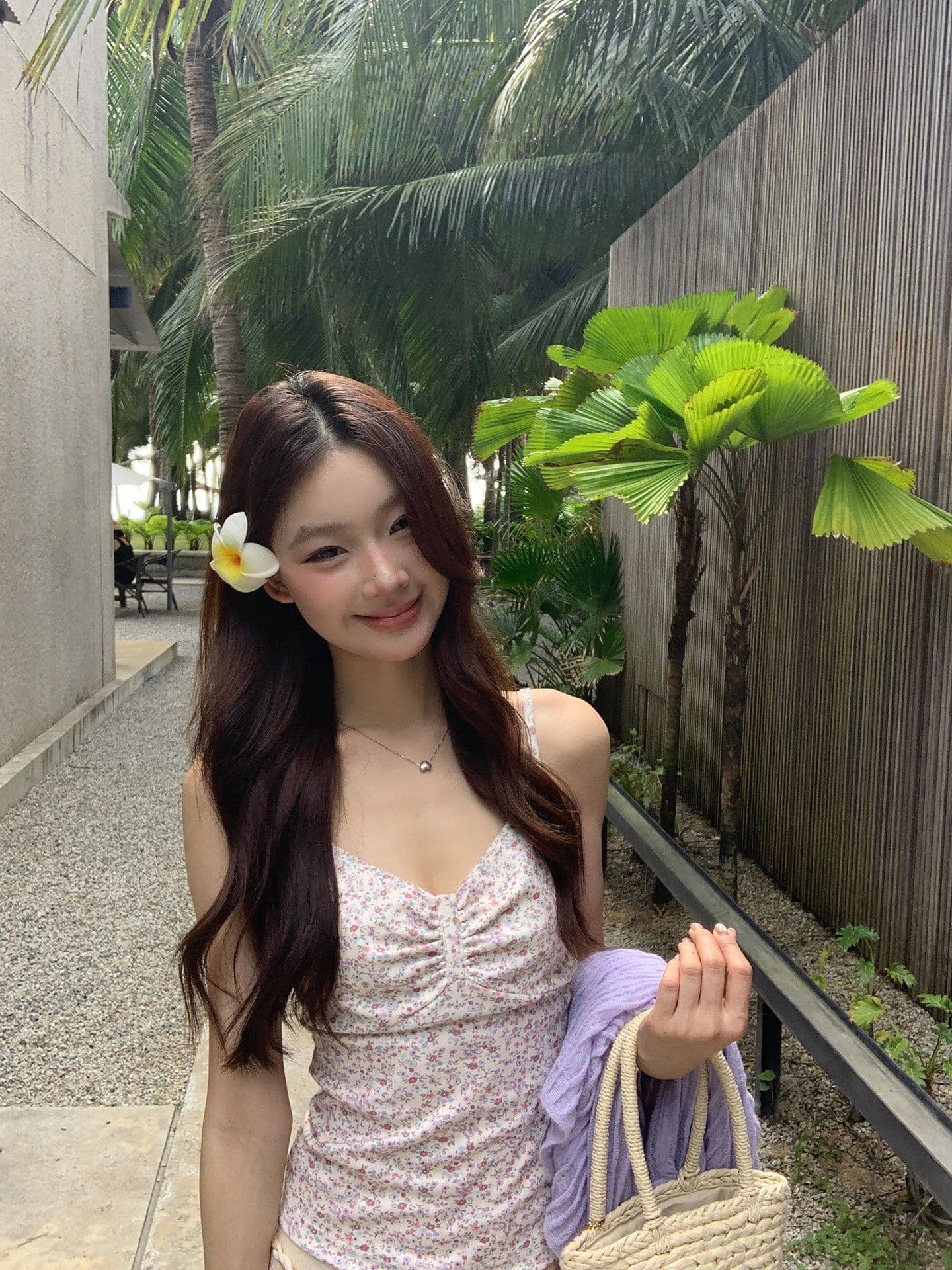보라색 꽃무늬 캐미솔 인사이드 가져 가라. 이른 봄 새로운 몸매 가꾸기 아름다운 자이언트 잘 생긴 슬림해 보이는 다용도 쇼트 스타일 맨위 이미지 2