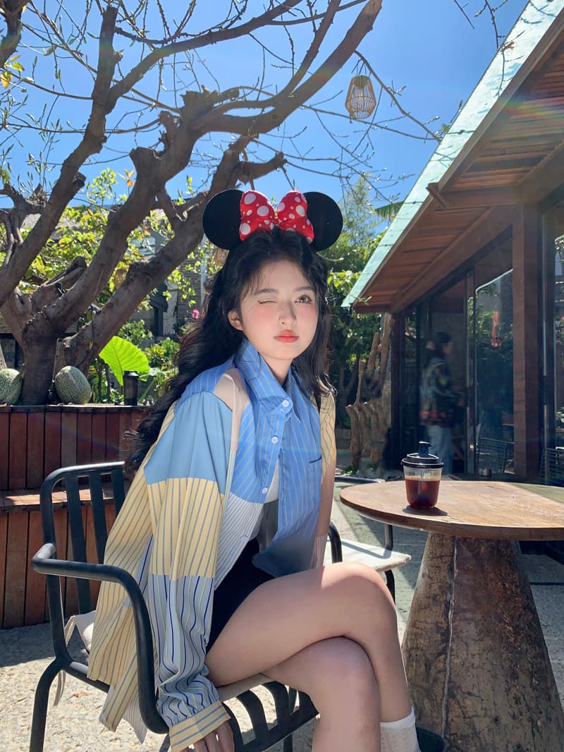 봄 레트로 스트라이프 패치워크 긴팔 여성 셔츠 2026 새로운 Chic 디자인 센스 캐주얼 폴로 칼라 맨위 재킷 상세 이미지 2