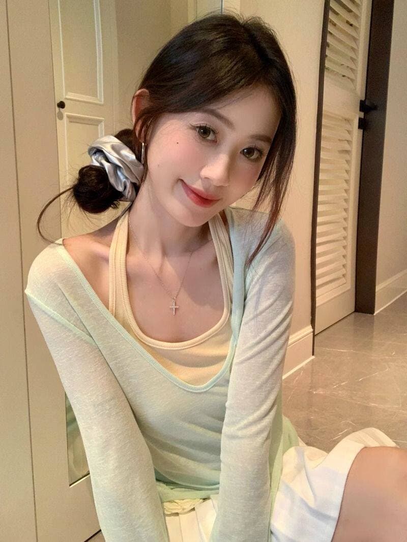 박하 녹색 얇은 스타일 스택 착용 V넥 자외선 차단 긴팔 티셔츠 여성 2026 여름 새로운 슬림해 보이는 긍정적 인 어깨 단색 맨위 트렌디 상세 이미지 8