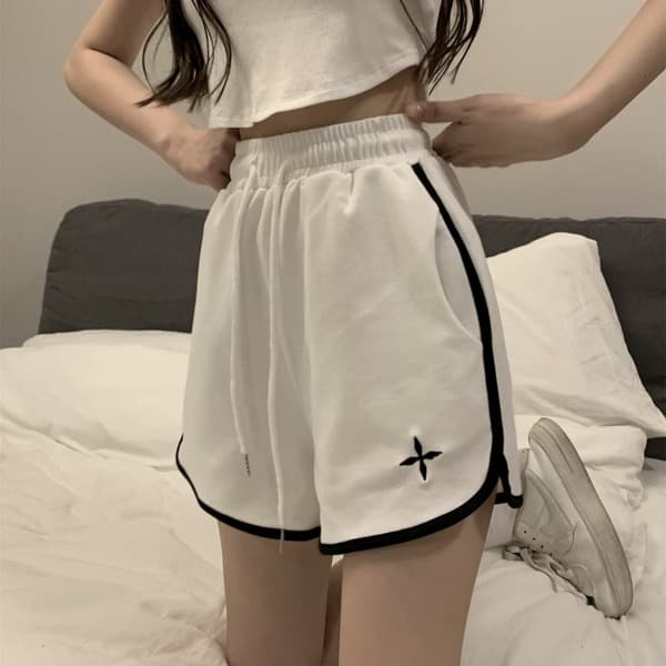 아메리칸 허리밴드 캐주얼 한 마디 넓은 다리 핫 바지 웨이 바지 운동 외출용 반바지 여성 루즈핏 자수 슬림해 보이는 패션 이미지 4