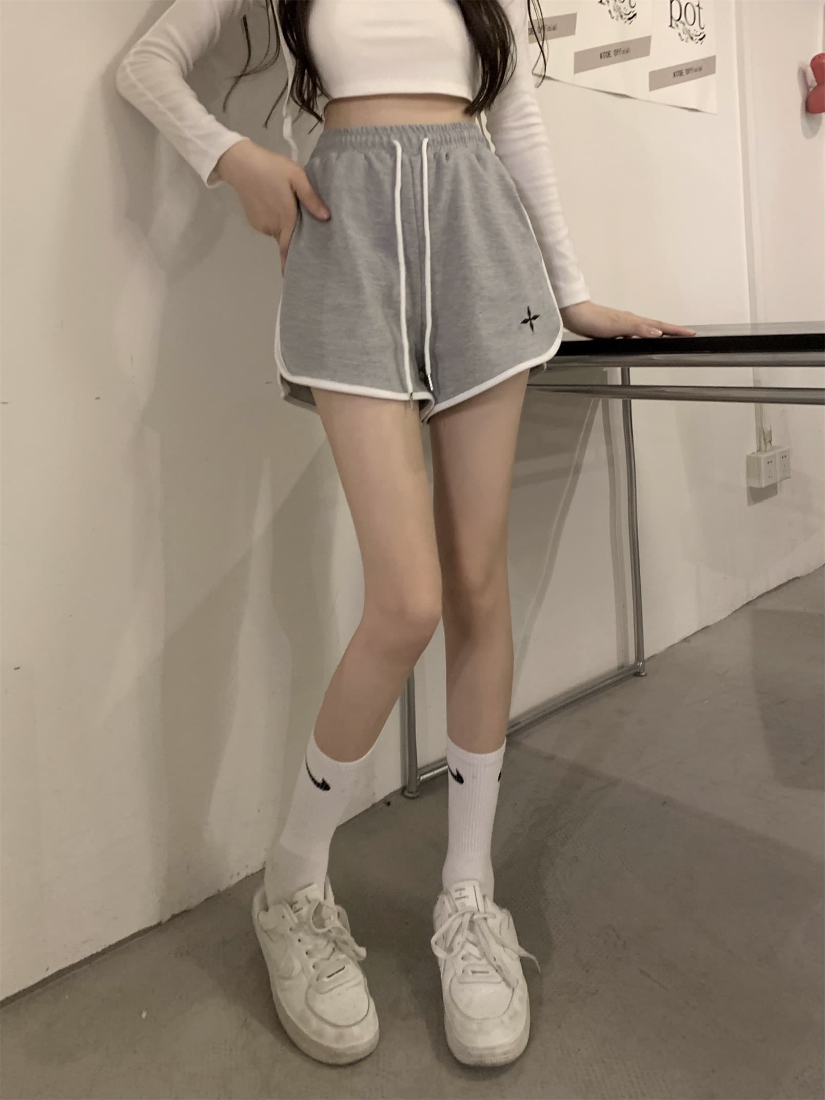 아메리칸 허리밴드 캐주얼 한 마디 넓은 다리 핫 바지 웨이 바지 운동 외출용 반바지 여성 루즈핏 자수 슬림해 보이는 패션 상세 이미지 5