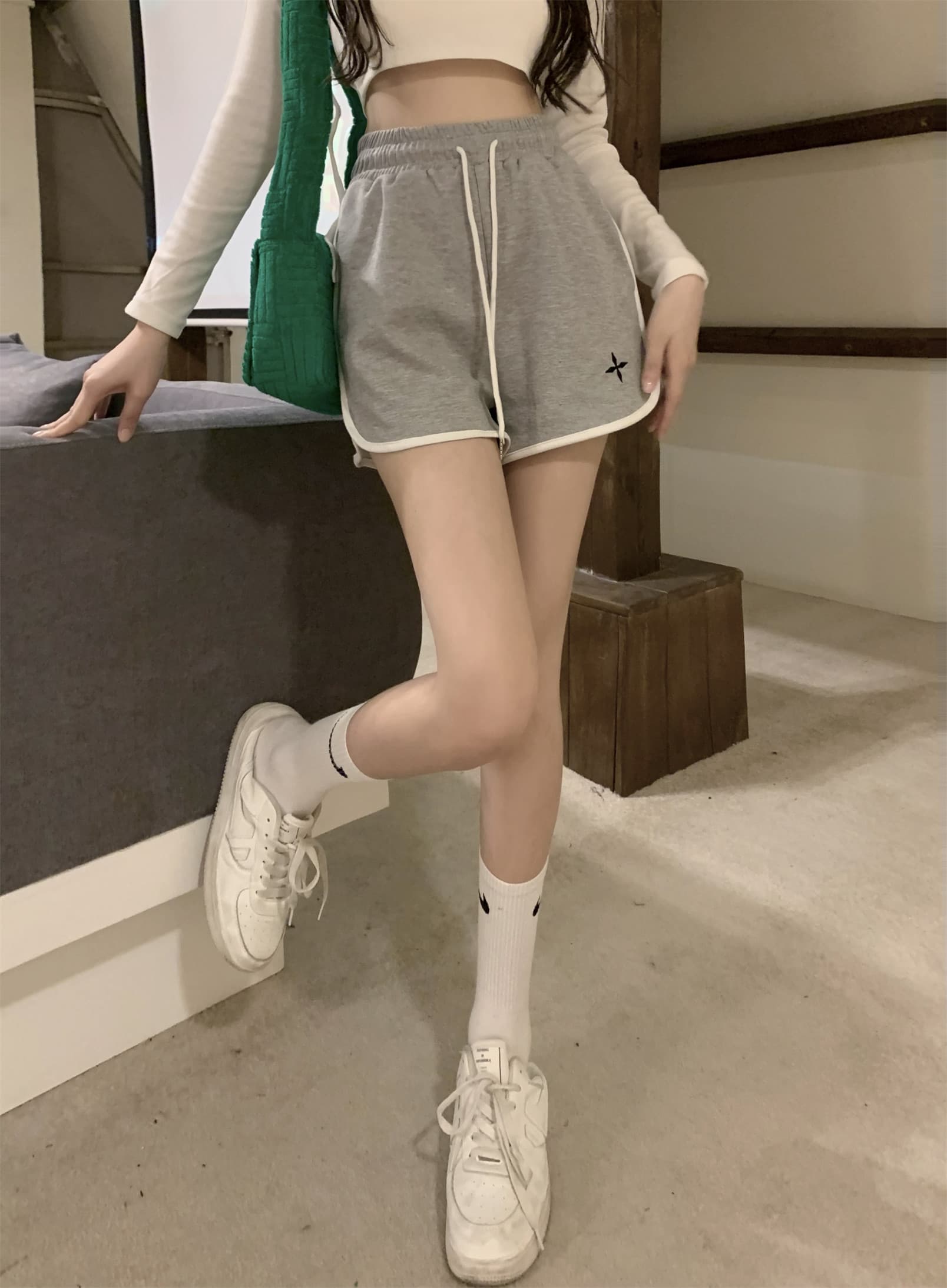 아메리칸 허리밴드 캐주얼 한 마디 넓은 다리 핫 바지 웨이 바지 운동 외출용 반바지 여성 루즈핏 자수 슬림해 보이는 패션 상세 이미지 8