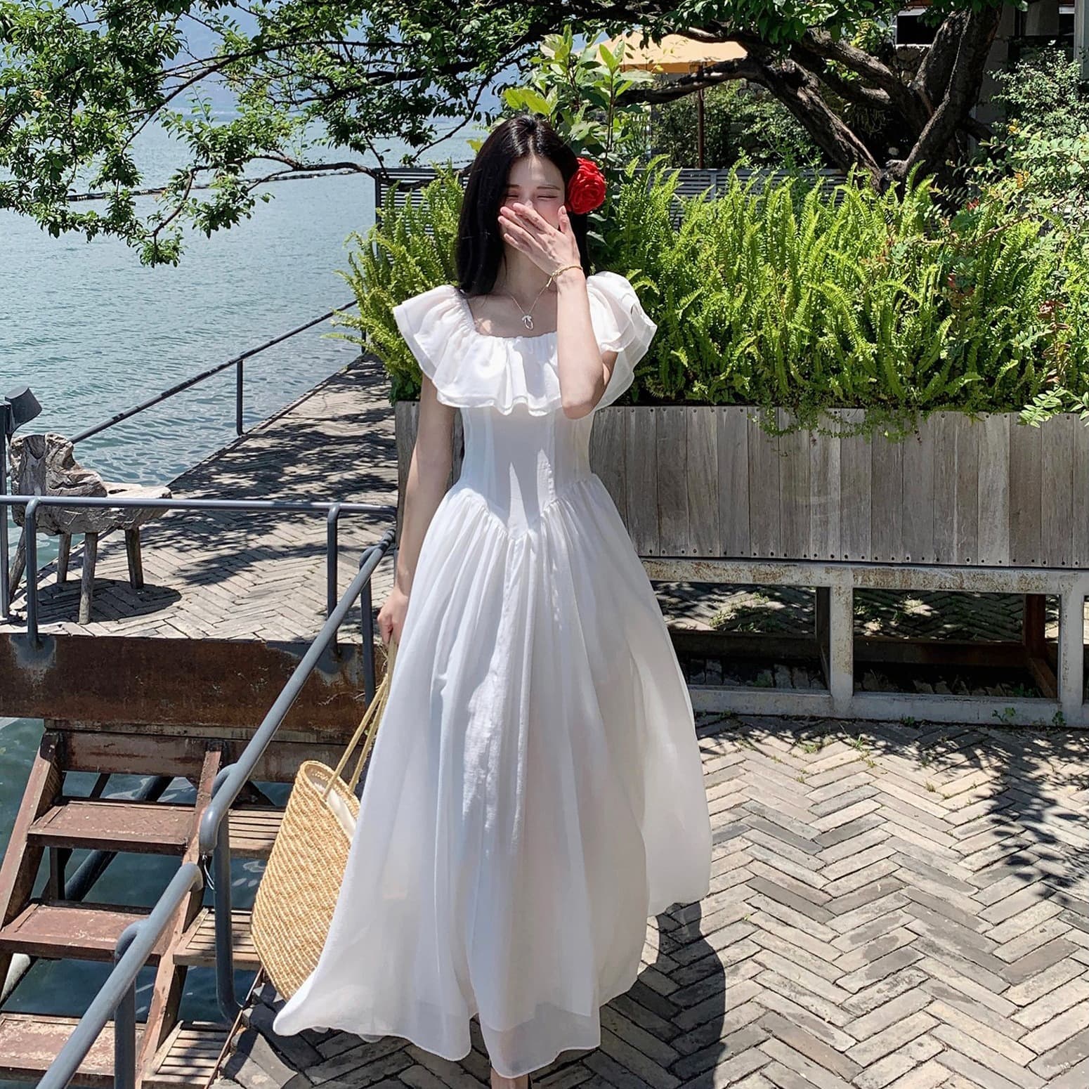 2026 새로운 프랑스식 부드러운 연꽃 잎 오프숄더 드레스 여름 고급 슬림해 보이는 허리 수축 품격 화이트 롱 스커트 이미지 4