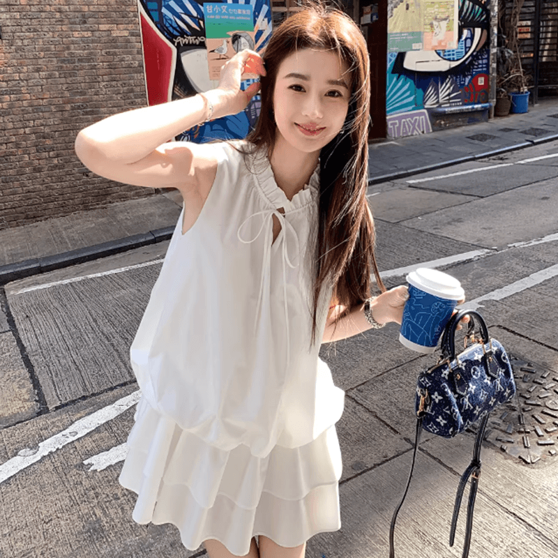 부드러운 바람 V넥 레이스업 황색 꽃밭 여성 드레스 새로운 다용도 슬림해 보이는 한 마디 민소매 미니 스커트 반바지 세트 이미지 4