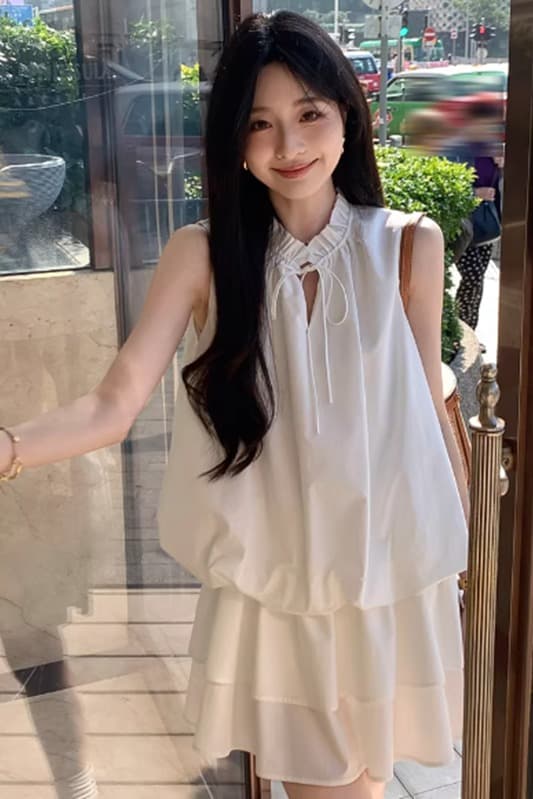 부드러운 바람 V넥 레이스업 황색 꽃밭 여성 드레스 새로운 다용도 슬림해 보이는 한 마디 민소매 미니 스커트 반바지 세트 이미지 6