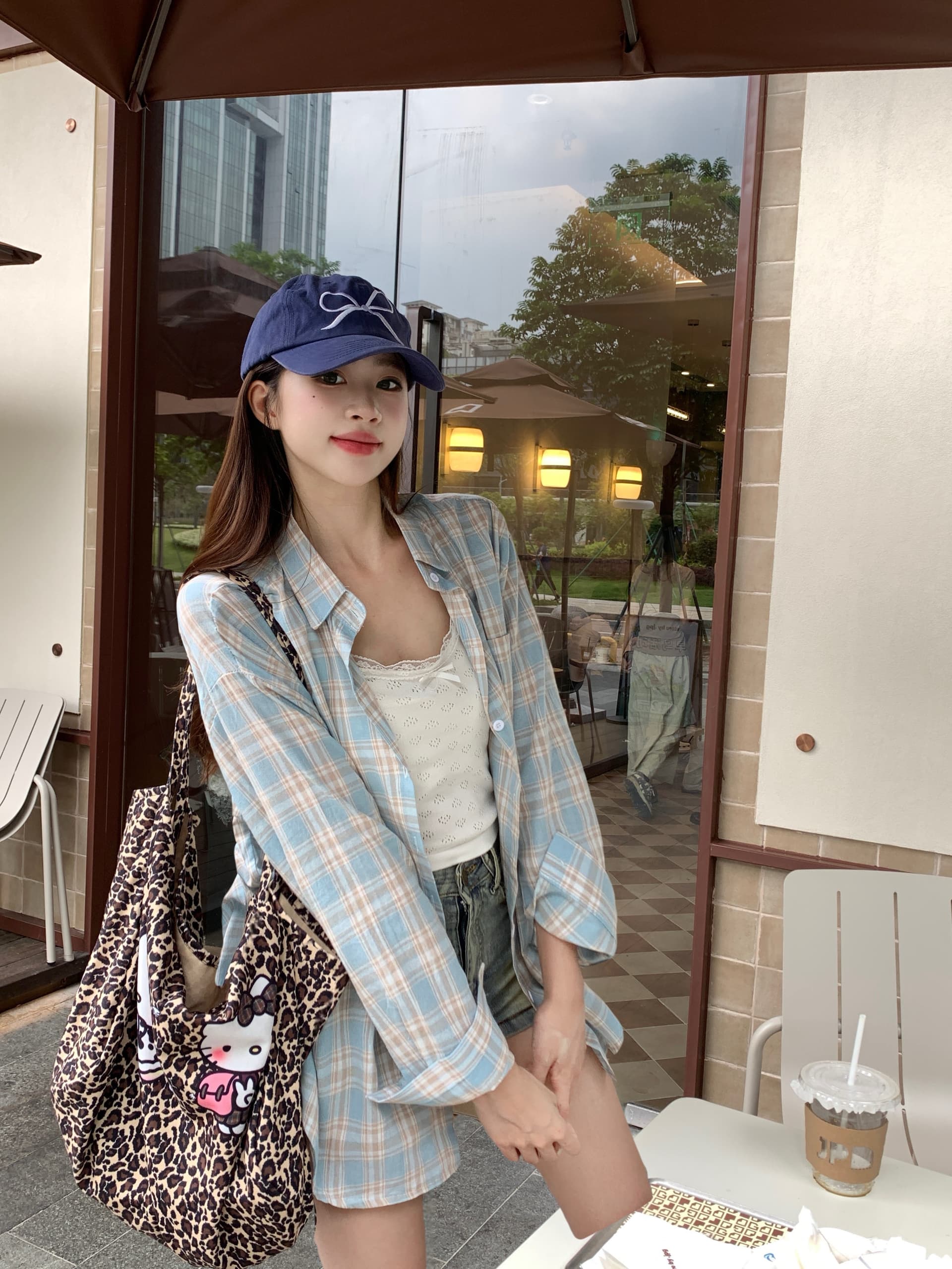 실사 파란색 체크무늬 여성 셔츠 2025 봄 여름 외부 가져 가라. 디자인 센스 작은 대중 패션 셔츠 여름 재킷 상세 이미지 15