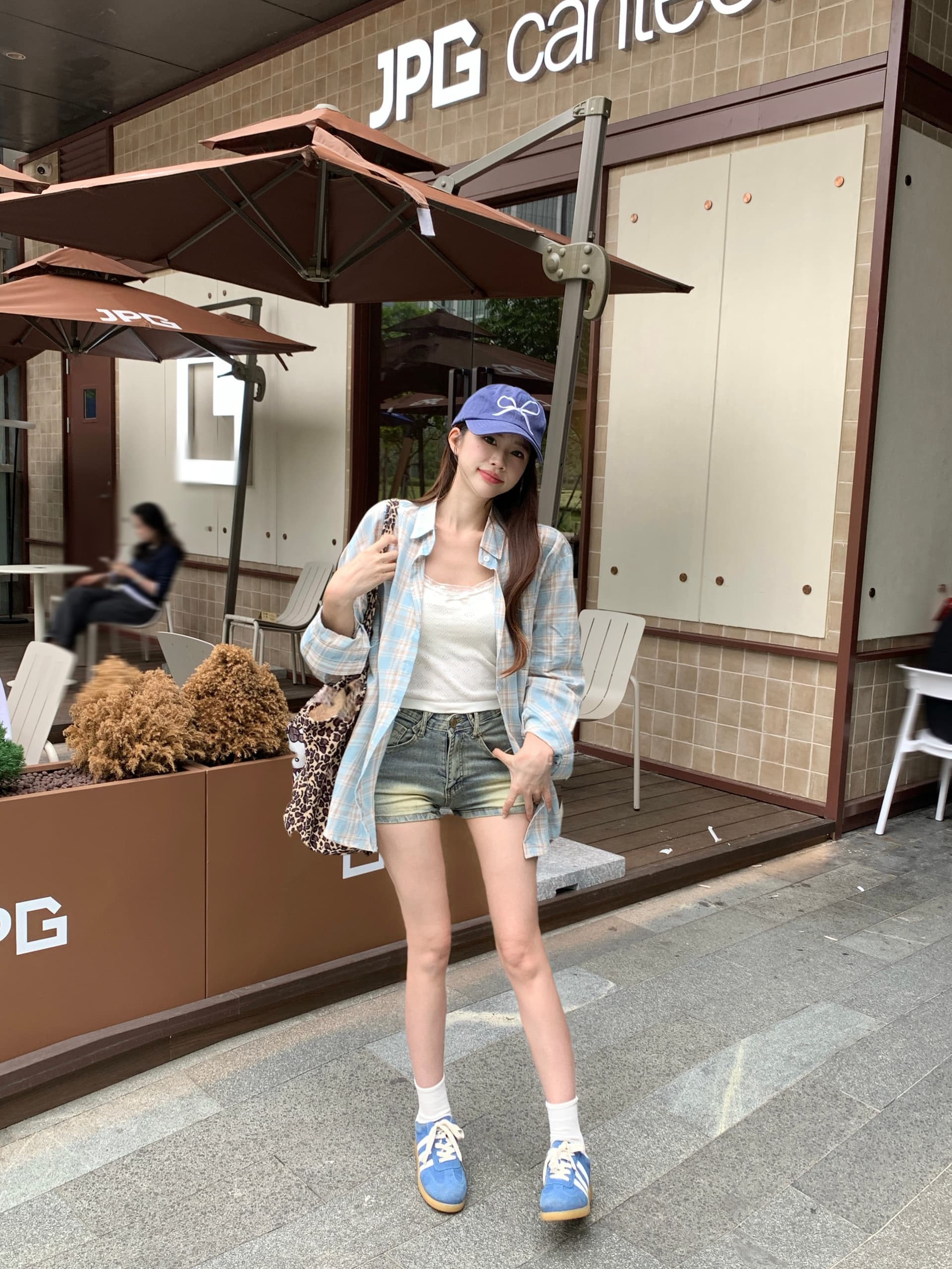 실사 파란색 체크무늬 여성 셔츠 2025 봄 여름 외부 가져 가라. 디자인 센스 작은 대중 패션 셔츠 여름 재킷 상세 이미지 21