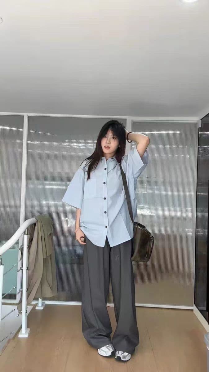 소금 부서 느슨함 센스 스트라이프 폴로 칼라 반팔 여성 셔츠 여름 새로운 작은 대중 아름다운 작은 셔츠 루즈핏 슬림해 보이는 맨위 상세 이미지 3