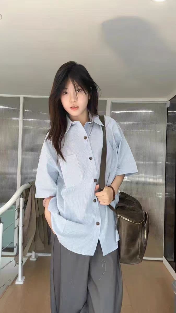 소금 부서 느슨함 센스 스트라이프 폴로 칼라 반팔 여성 셔츠 여름 새로운 작은 대중 아름다운 작은 셔츠 루즈핏 슬림해 보이는 맨위 상세 이미지 8