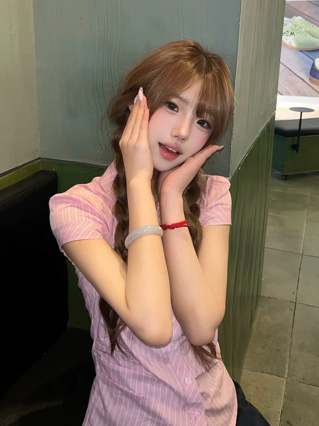 여름 자이언트 잘 생긴 학원 스타일 핑크색 스트라이프 반팔 여성 셔츠 2026 새로운 디자인 센스 몸매 가꾸기 슬림해 보이는 셔츠 상세 이미지 5