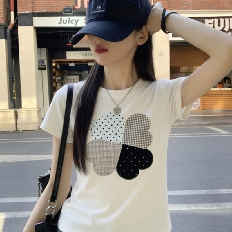 한 부서 레트로 자수 도트 무늬 클로버 반팔 티셔츠 여성 여름 몸매 가꾸기 슬림해 보이는 디자인 센스 핫걸 맨위 트렌디 이미지 5