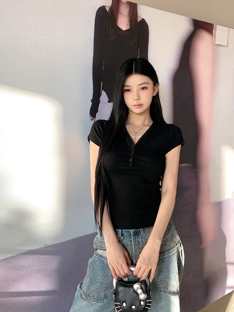 아메리칸 핫걸 V넥 하프 단추 반팔 티셔츠 여름 새로운 디자인 센스 몸매 가꾸기 이슬 쇄골 쇼트 스타일 맨위 여성 상세 이미지 28