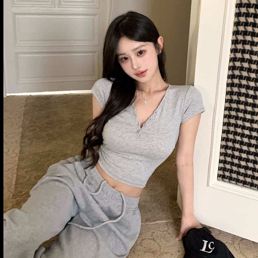 있음 선적 모달 V넥 반팔 긍정적 인 어깨 계절 Chic 고유 한 달콤한 차가운 핫걸 쇼트 스타일 타이트 슬림해 보이는 맨위 이미지 3