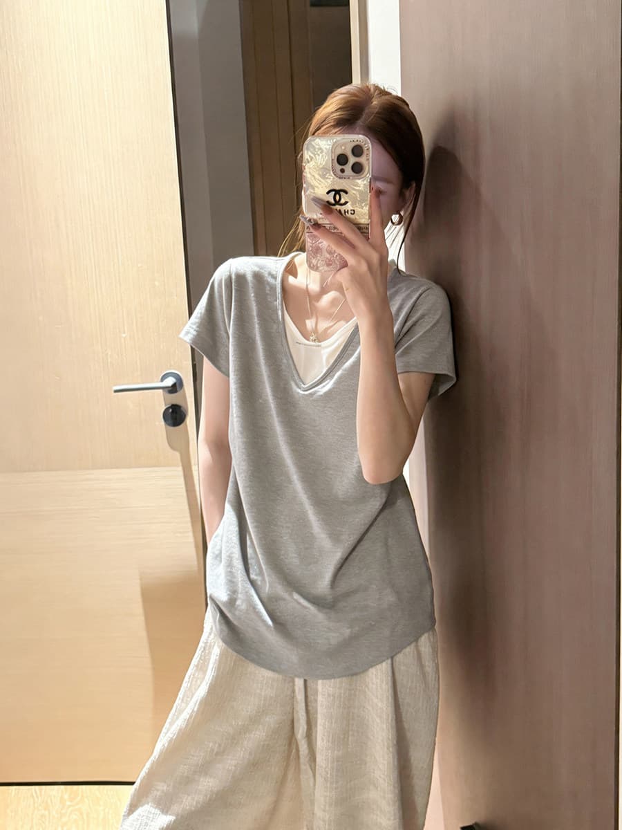 느슨함 센스 배색 페이크 레이어드 V넥 반팔 티셔츠 여성 여름 긍정적 인 어깨 슬림해 보이는 루즈핏 코치 반팔 만나는 맨위 상세 이미지 3