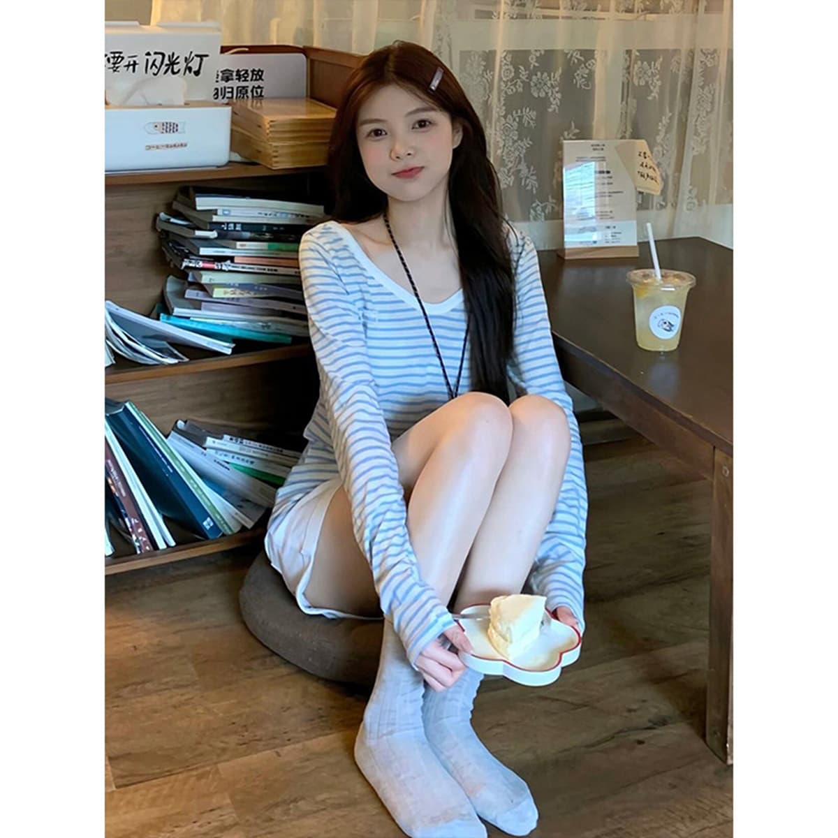한 부서 달콤함 배색 스트라이프 V넥 자외선 차단 블라우스 여성 여름 디자인 센스 학원 스타일 다용도 핫걸 맨위 이미지 5