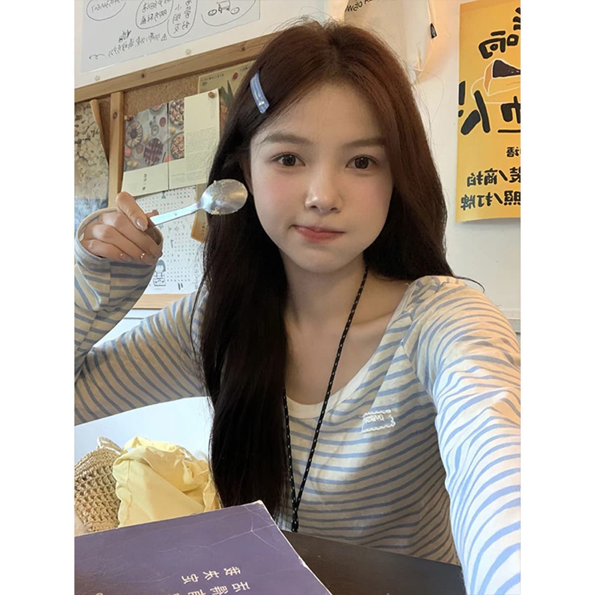 한 부서 달콤함 배색 스트라이프 V넥 자외선 차단 블라우스 여성 여름 디자인 센스 학원 스타일 다용도 핫걸 맨위 이미지 2