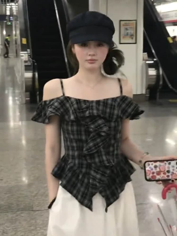 프랑스식 불규칙 체크무늬 오프숄더 반팔 여성 셔츠 여름 디자인 센스 프릴 오프숄더 작은 셔츠 품격 맨위