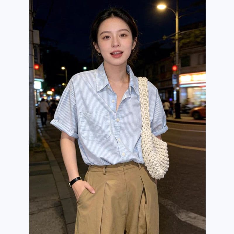파란색 스트라이프 반팔 여성 셔츠 디자인 센스 작은 대중 여름 새로운 느긋한 루즈핏 캐주얼 다용도 셔츠 맨위