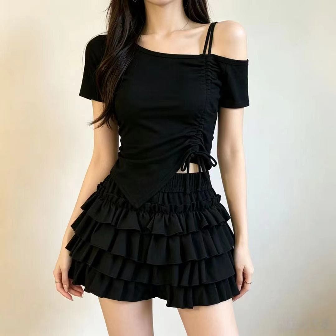 검정색 케이크 퍼프 스커트 달콤함 반신 스커트 슬림해 보이는 노출 방지 비스듬한 칼라 펌프 로프 반팔 맨위 세트 여성 상세 이미지 1
